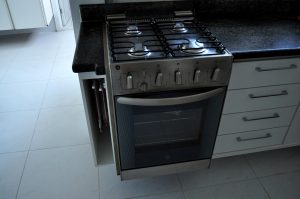 Kitchen gas cooker